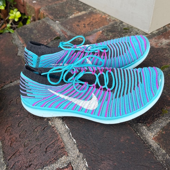 Nike Free RN Motion Flyknit running shoes size 8 - Picture 2 of 6
